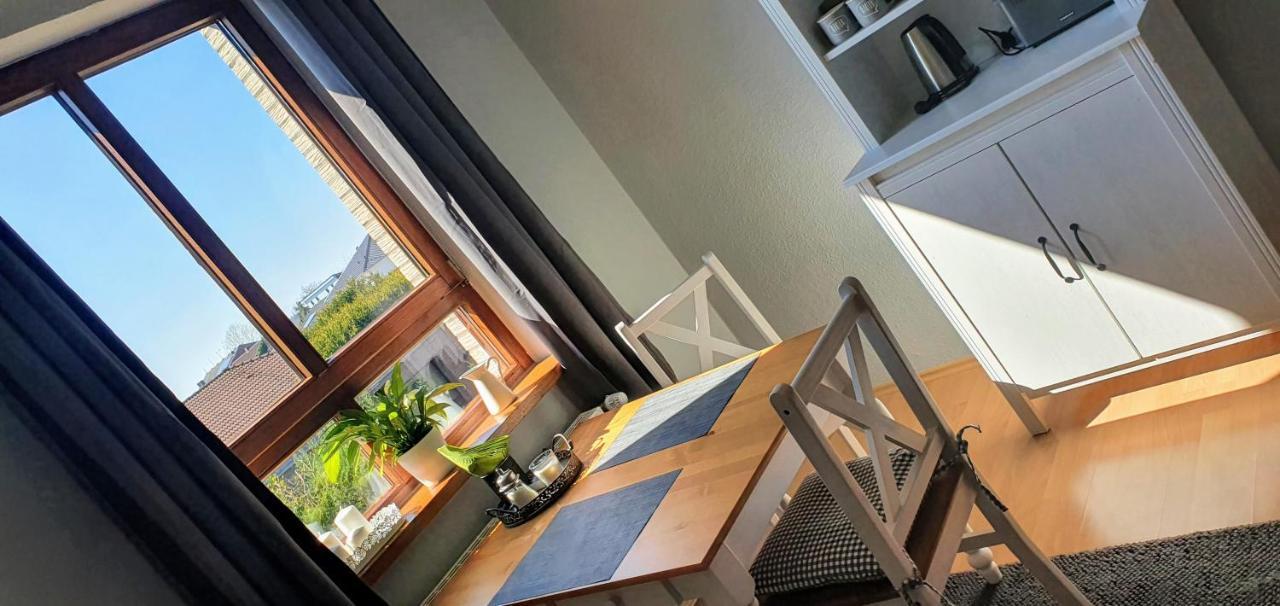*To Hus* Wohnung Am Rande Von Jever Exterior foto